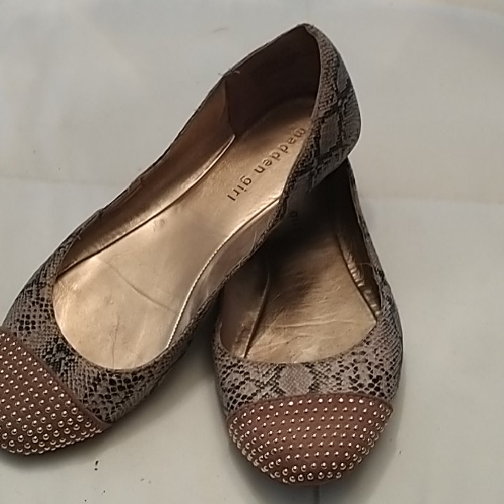 Madden girl slip ons